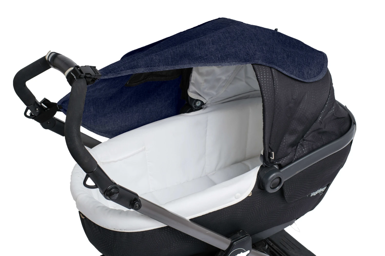 Sonnensegel Lifeline Deluxe Mit Seitenschutz Und Fenster Auf Der Oberfläche In Marine 4 Sonnensegel Lifeline Deluxe Mit Seitenschutz Und Fenster Auf Der Oberfläche In Marine – Bild 2