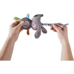 Haba Hängefigur Hund In Grau -Babyprodukte haba hangefigur hund in grau 1