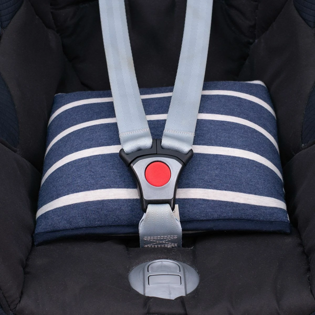 Universal-Reduzierkissen Für Babyschale Und Babywanne In Sailor Stripes 6 Universal-Reduzierkissen Für Babyschale Und Babywanne In Sailor Stripes – Bild 4