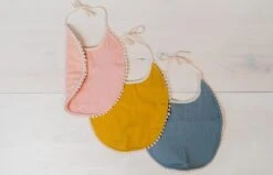 Lätzchen London Aus Musselin Stoff In Zartrosa -Babyprodukte kindsgut latzchen london aus musselin stoff in zartrosa 2