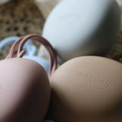 Nibbling Silikon Schnuller Etui Pflaume -Babyprodukte nibbling nibbling silikon schnuller etui pflaume 3