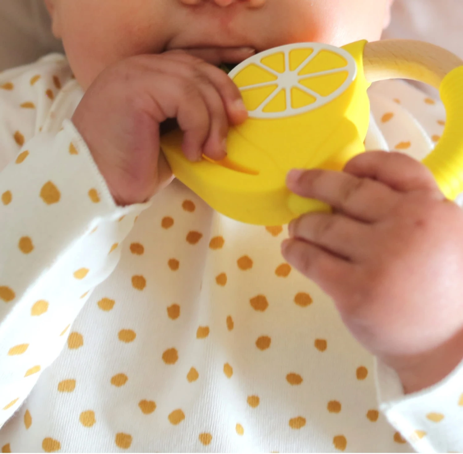 Nibbling "Super Food" Beißring Zitrone 4 Nibbling "Super Food" Beißring Zitrone – Bild 2