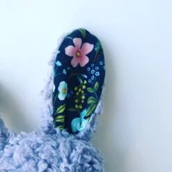 Rassel "Hase Doris Dampf" In Lila/Blau -Babyprodukte trudchens welt rassel hase doris dampf in lila blau 4