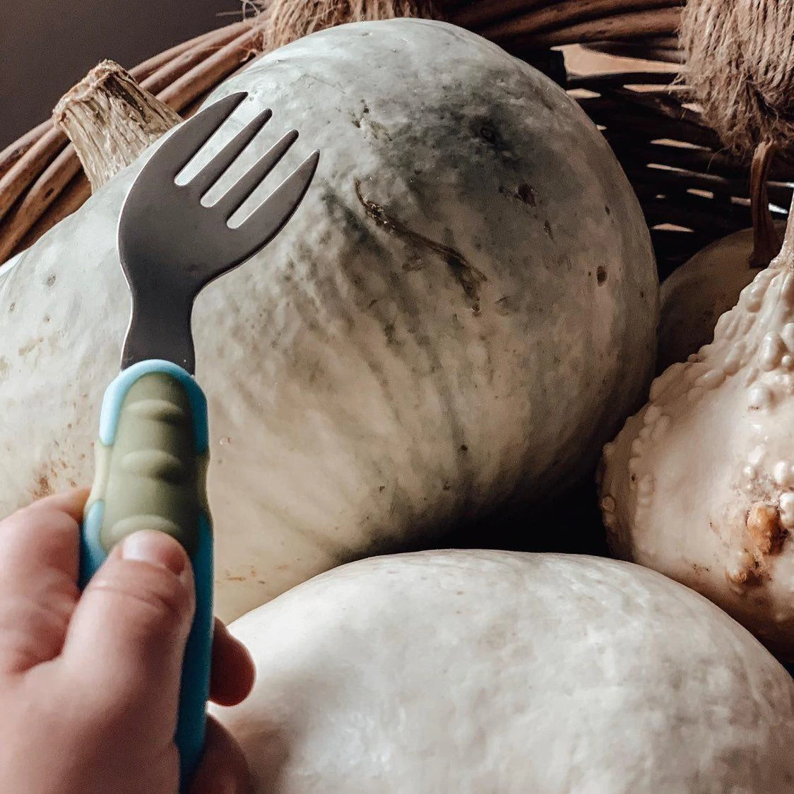 Ergonomisches Besteckset - Messer Und Löffel Gebogen Edelstahl Gelb/grün 4 Ergonomisches Besteckset - Messer Und Löffel Gebogen Edelstahl Gelb/grün – Bild 2